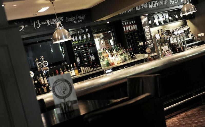 Village Hotel Warrington Exterior foto